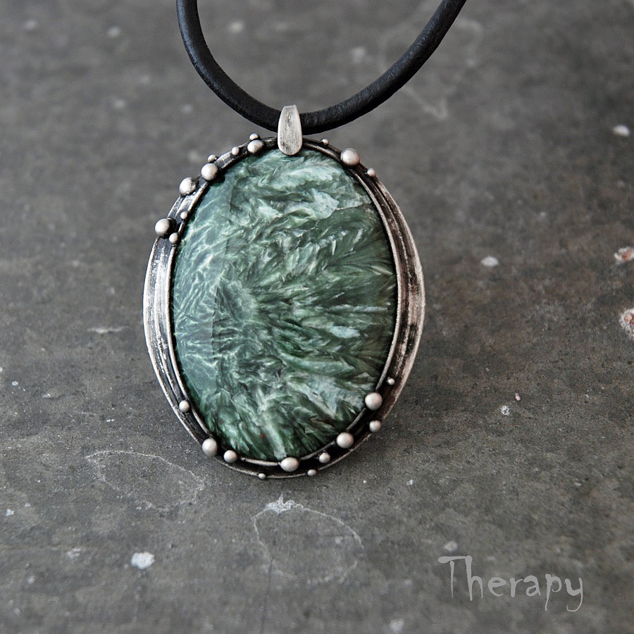 Medailon lesní paní