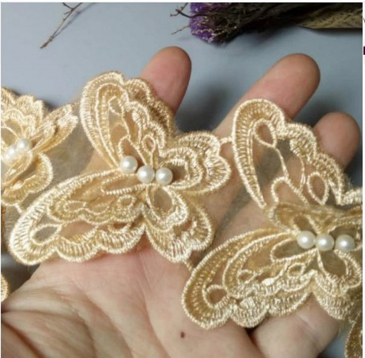 Krajkoví motýlci 3D našívací 6,5*5,5 cm žlutá