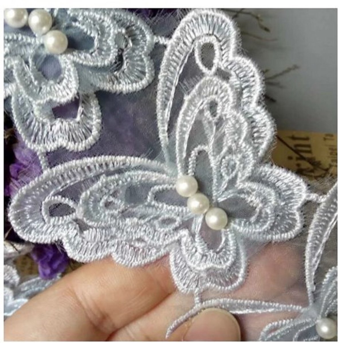 Krajkoví motýlci 3D našívací 6,5*5,5 cm bleděmodrá