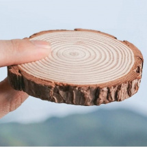 Dřevěná kolečka z borovice s kůrou 4-6 cm