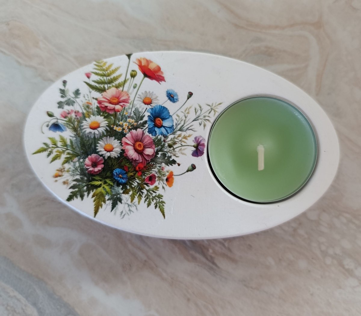 Svícen ovál II.