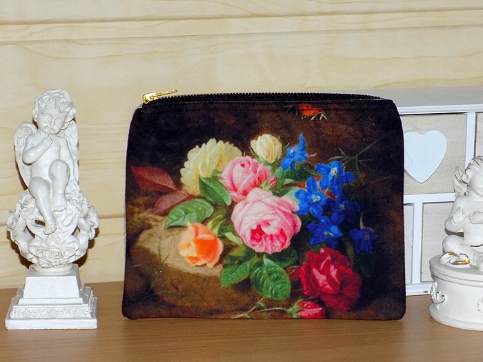 Kosmetická taštička s kyticí květin