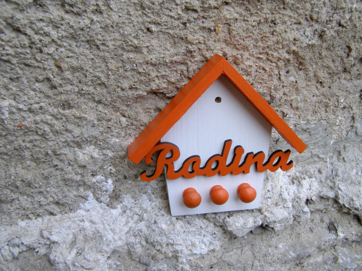 Věšáček - domeček - rodina - oranžová