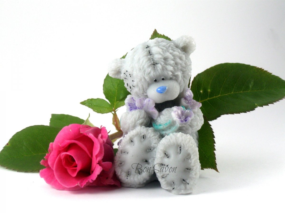 MEDVÍDEK TEDDY V HAWAJSKÉM NÁHRDELNÍKŮ