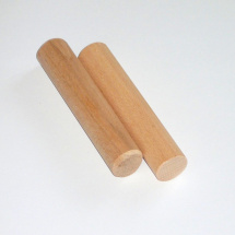 Dřevěný váleček o průměru cca. 2 cm a délce 10 cm