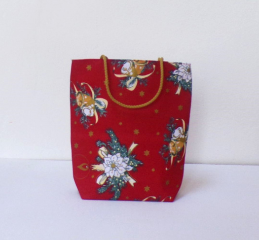 Dárková taška vánoční - tmavě červená - 25 x 23 cm