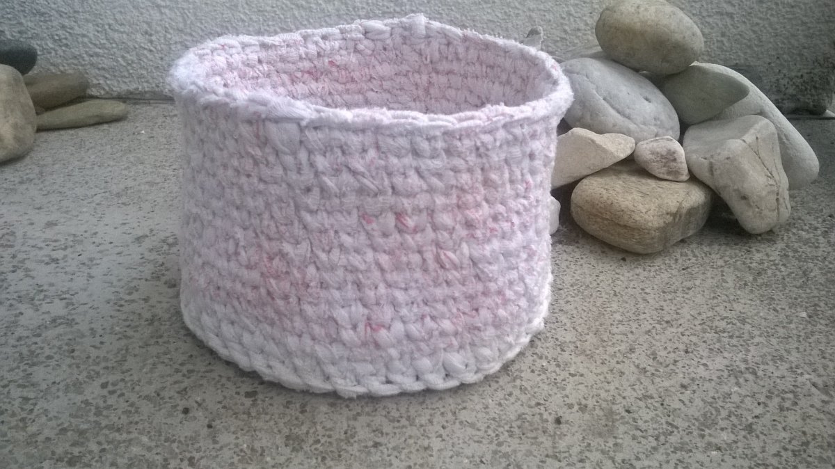 Střapatý košíček