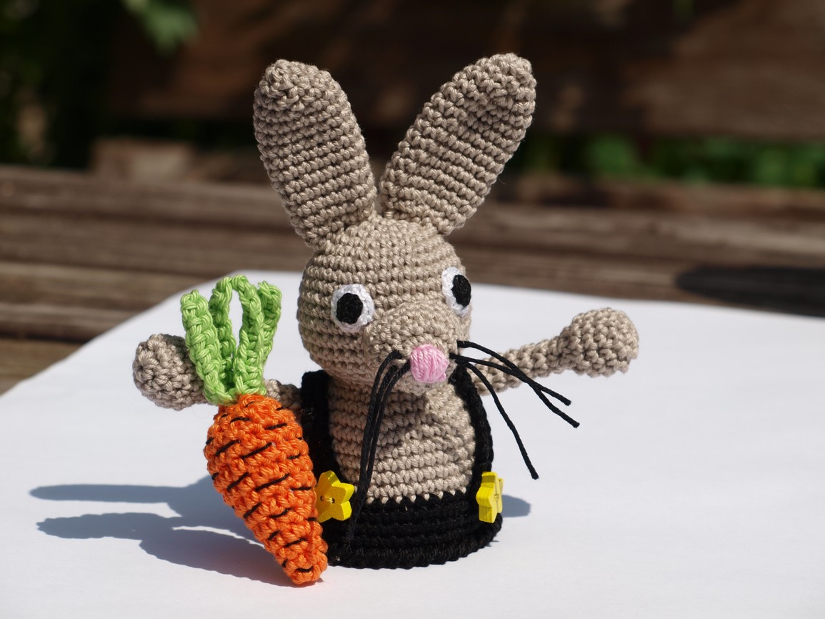 Zajíček na stojánek vajíčka