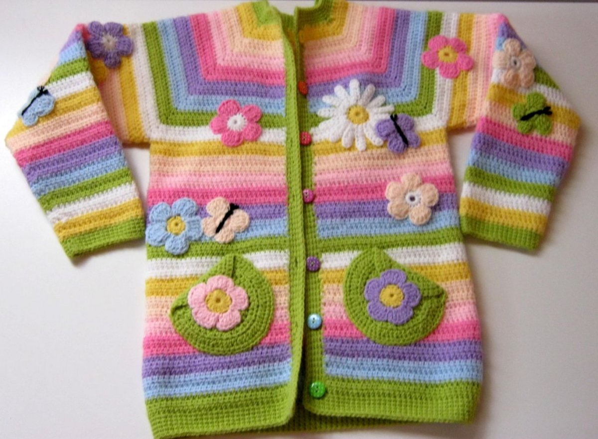 Svetřík duhový s květinami a motýlky - velikost a cena v popisu