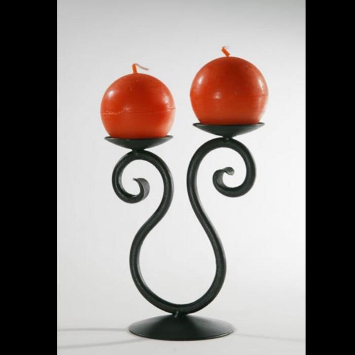 Kovaný svícen Poupě A08