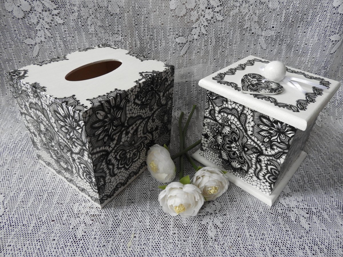 Souprava romantická krajková bíločerná (2kusy)