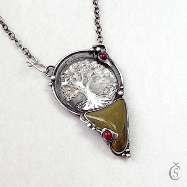 Strom života - Unakit, Karneol