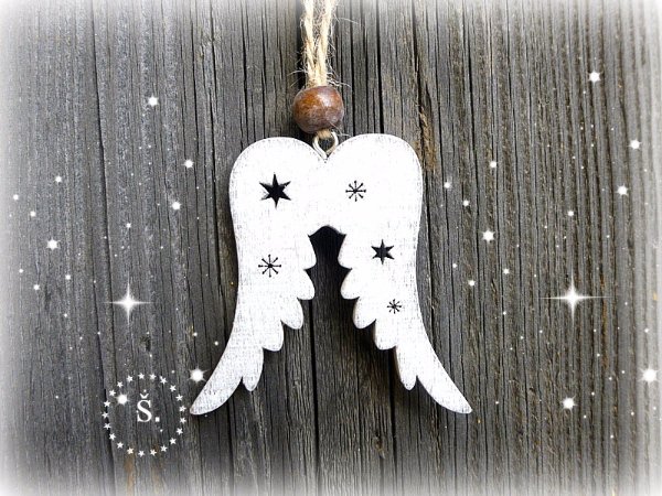 dřevěná andělská křídla s patinou