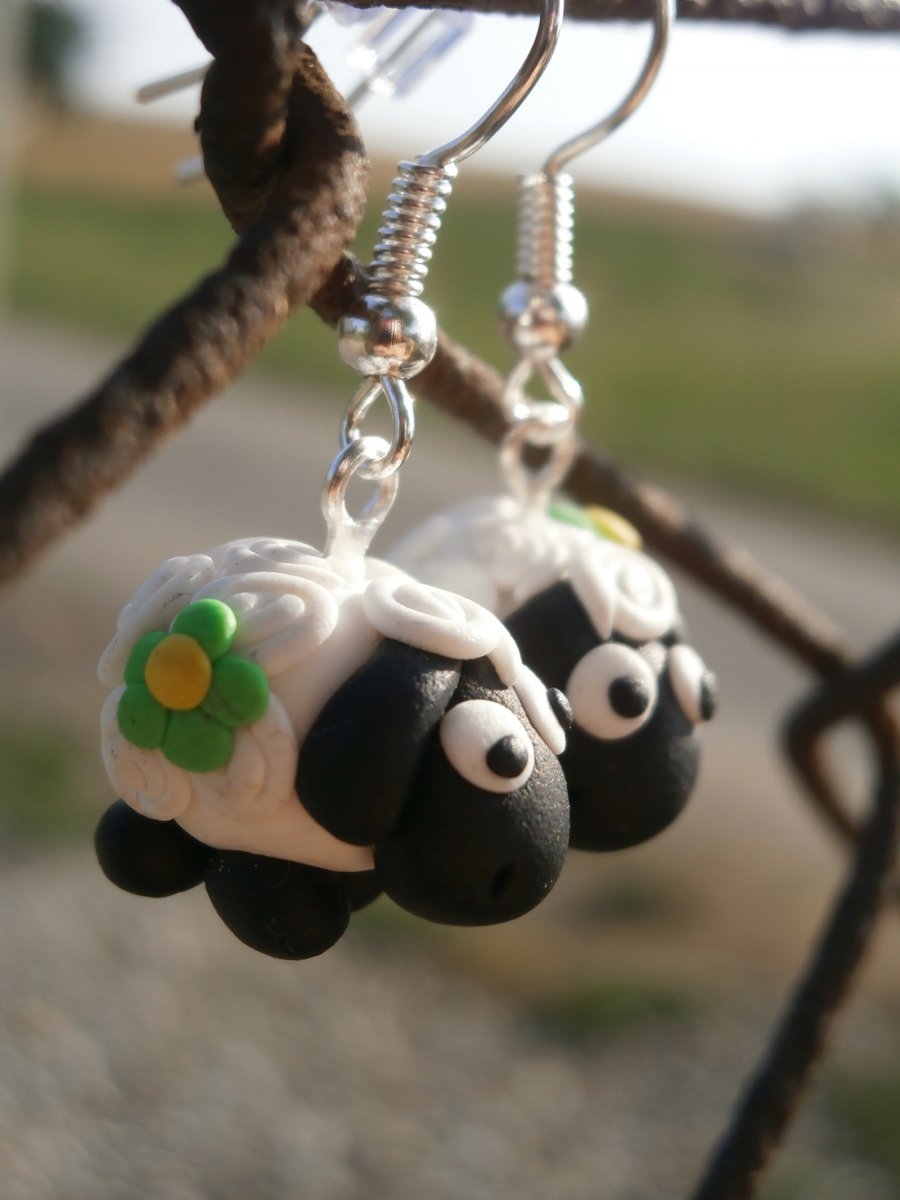 Náušnice ovečky se zelenou kytičkou