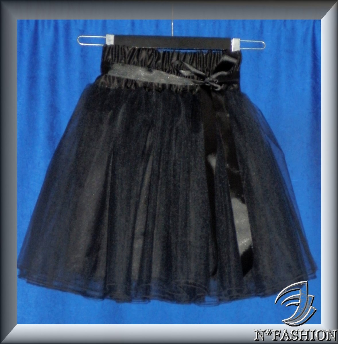 Barbara - dlouhá tylová sukně.