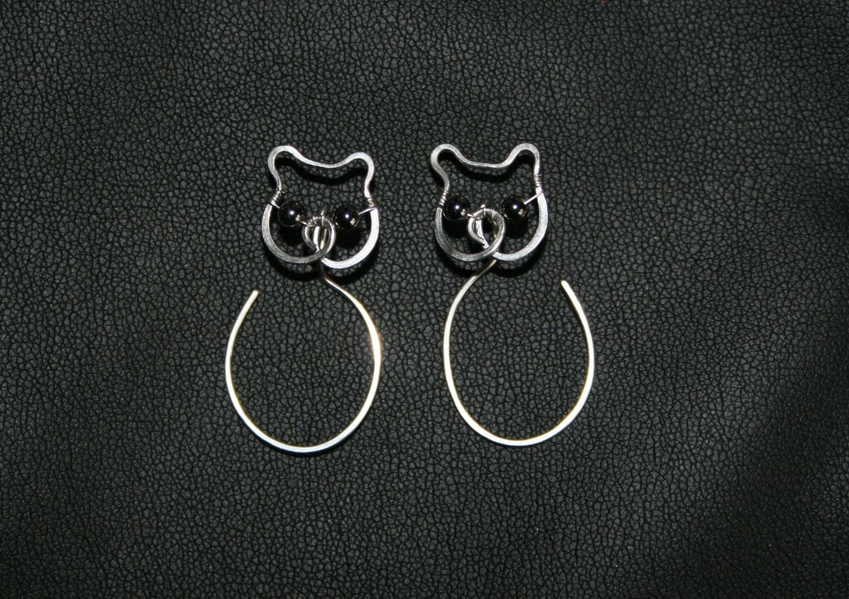 Náušnice provlékací - Kočka černoočka - ocel