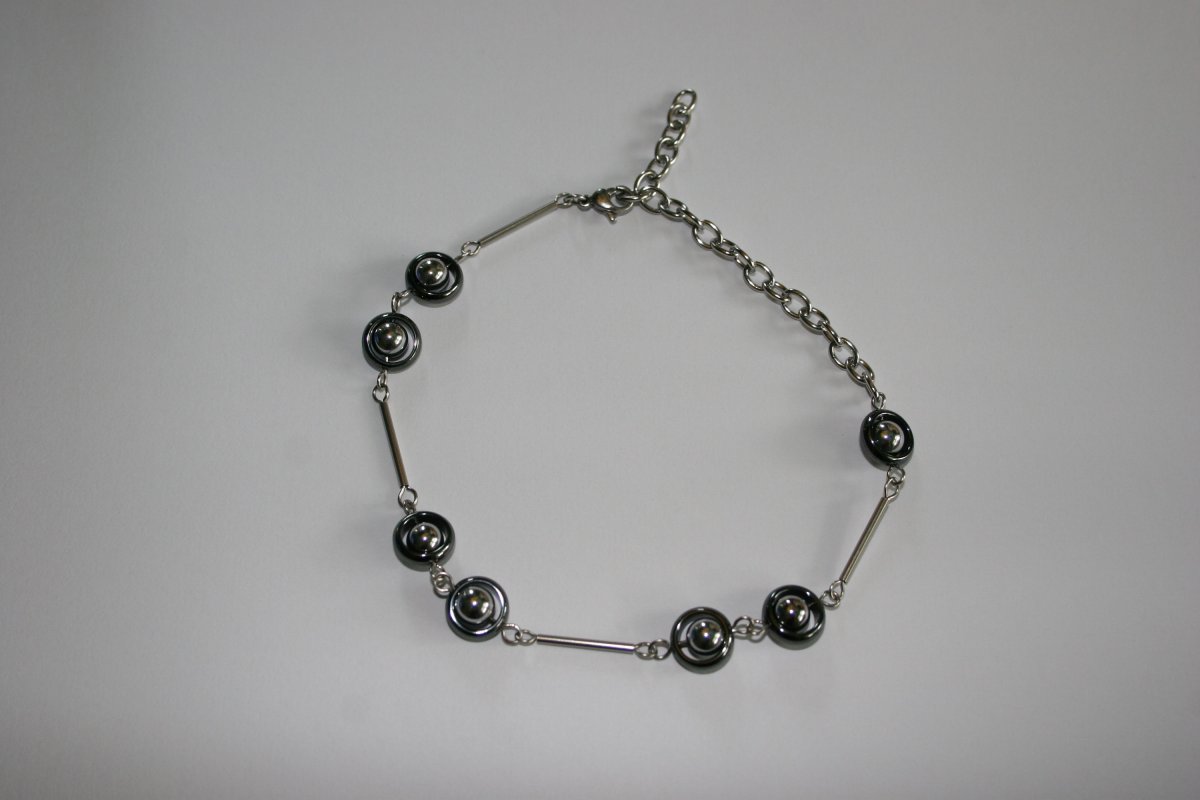 Nákotník - hematit - chirurgická ocel