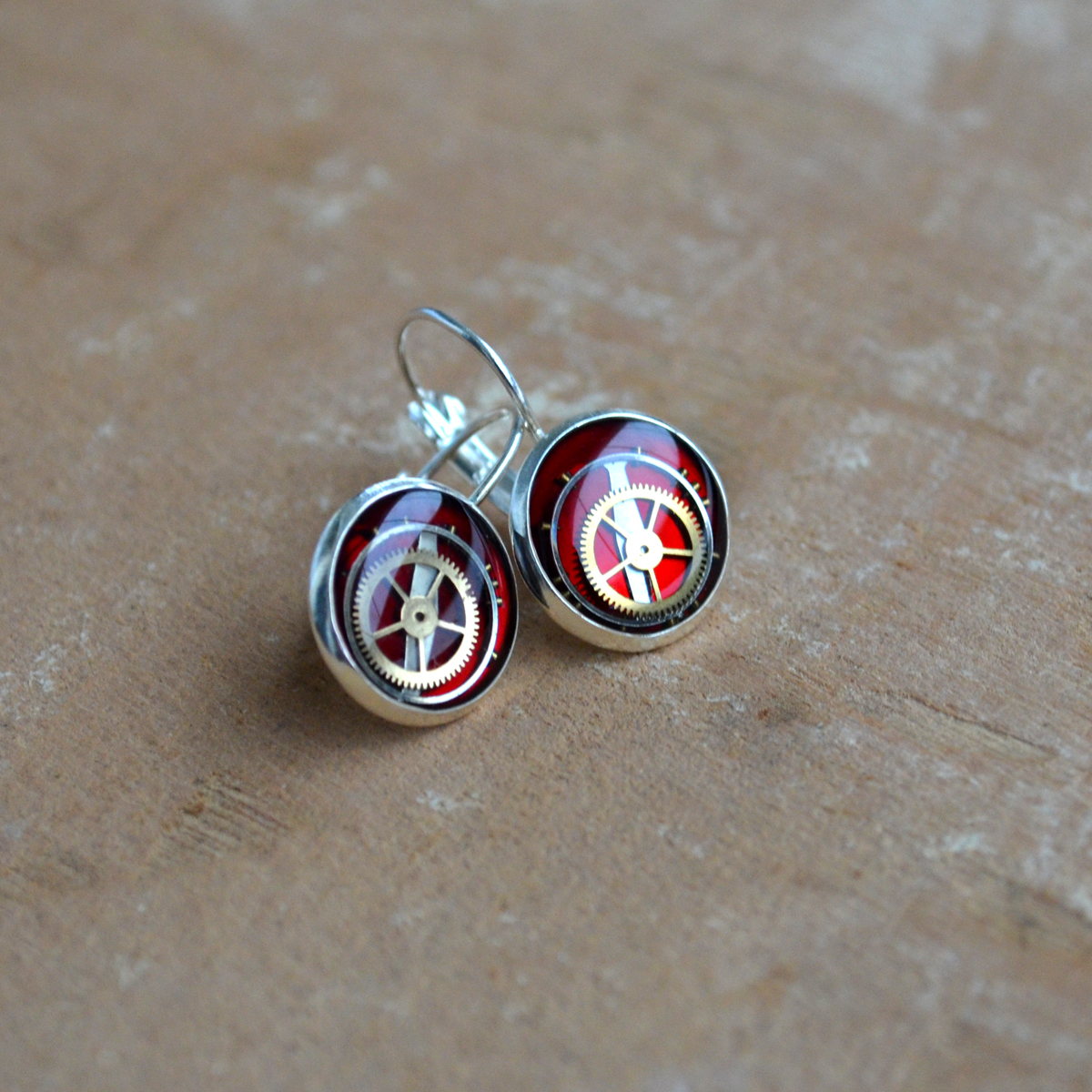 NAUŠNICE STEAMPUNKOVÉ ČERVENÉ