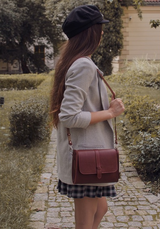 Kožená kabelka hnědá CINDY -20%