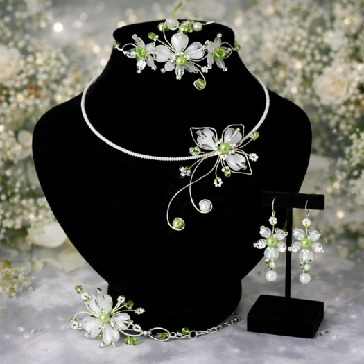 Autorské originální šperky – ruční práce s jemným detailem