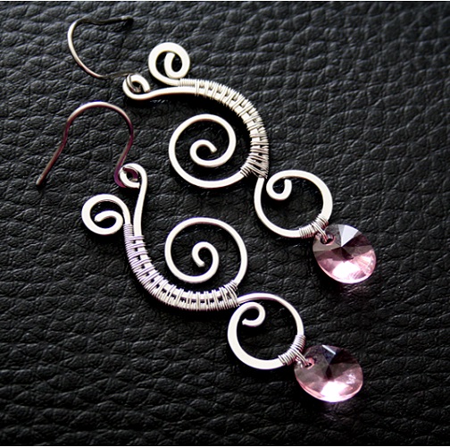 NĚŽNÁ KRÁSKA-SWAROVSKI-tepané- chirurchická ocel