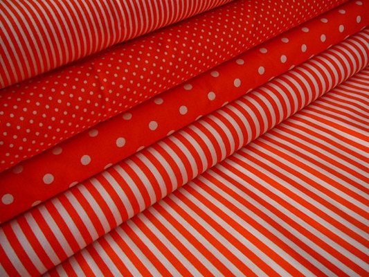 Bavlněná látka - metráž - bílý proužek na oranžové - š. 150 cm