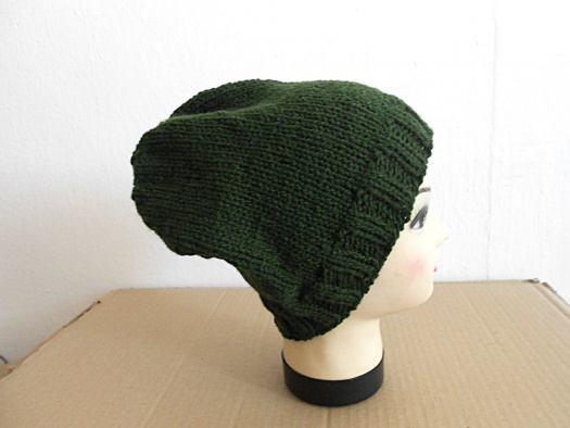 Větší čepice s vlnou UNI