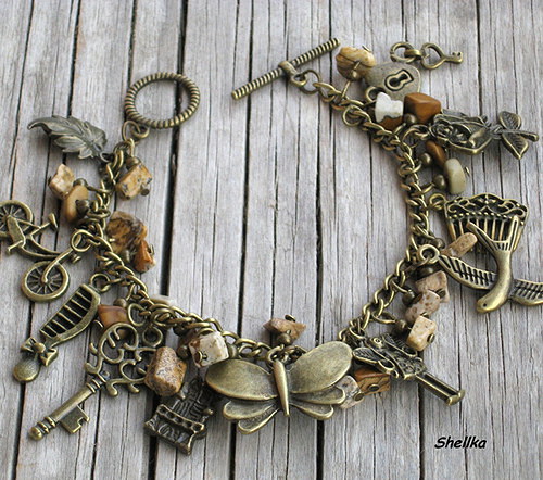 Náramek s přívěsky a jaspisem