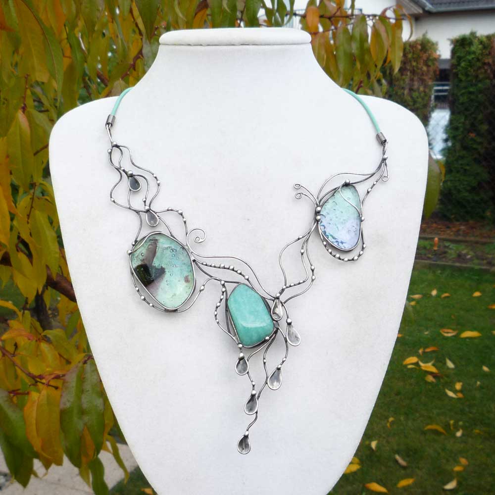 Mezi kapkami - amazonit,luxusní skla