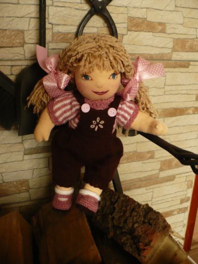 Panenka Adélka - waldorfského typu