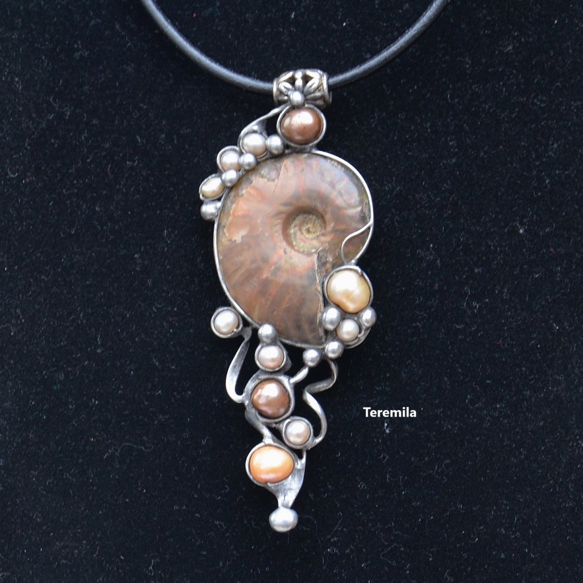 Myšlenky - amonit, perla