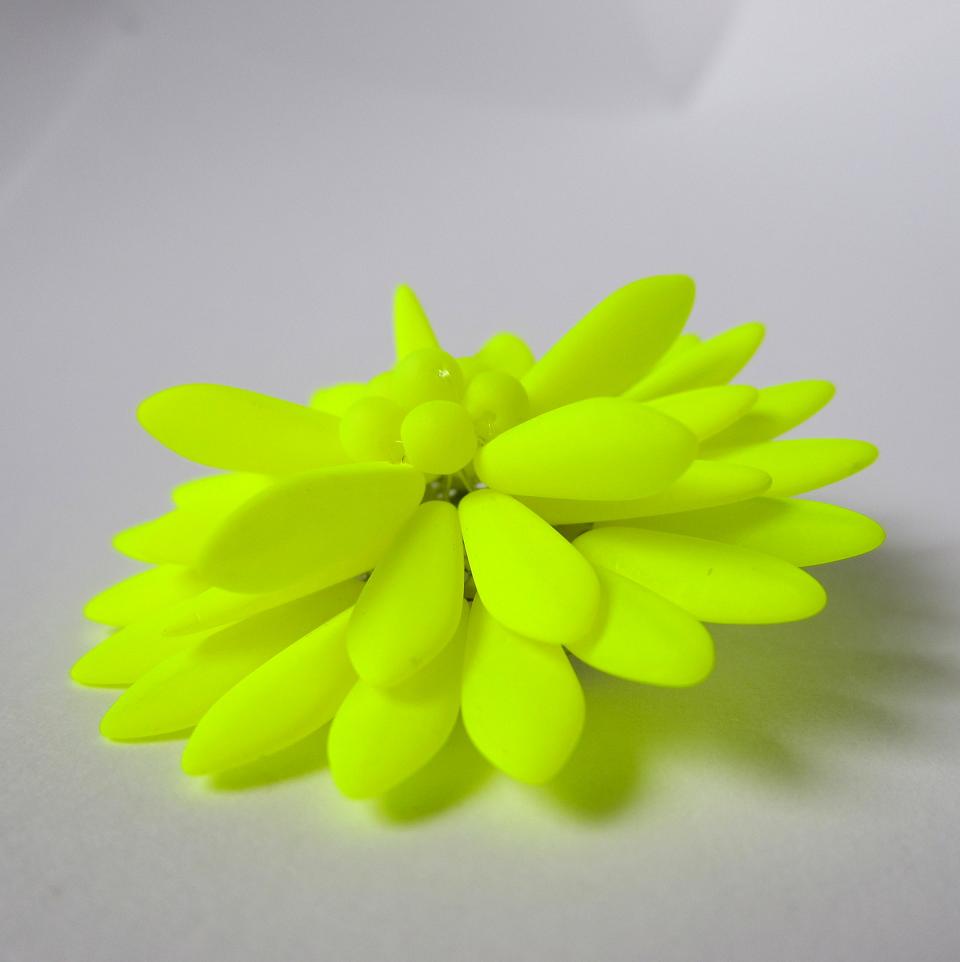 Svítící brož-žlutá