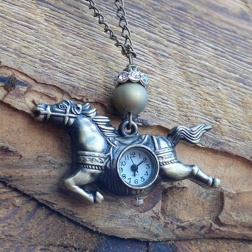 Luxusní hodinky Kůň