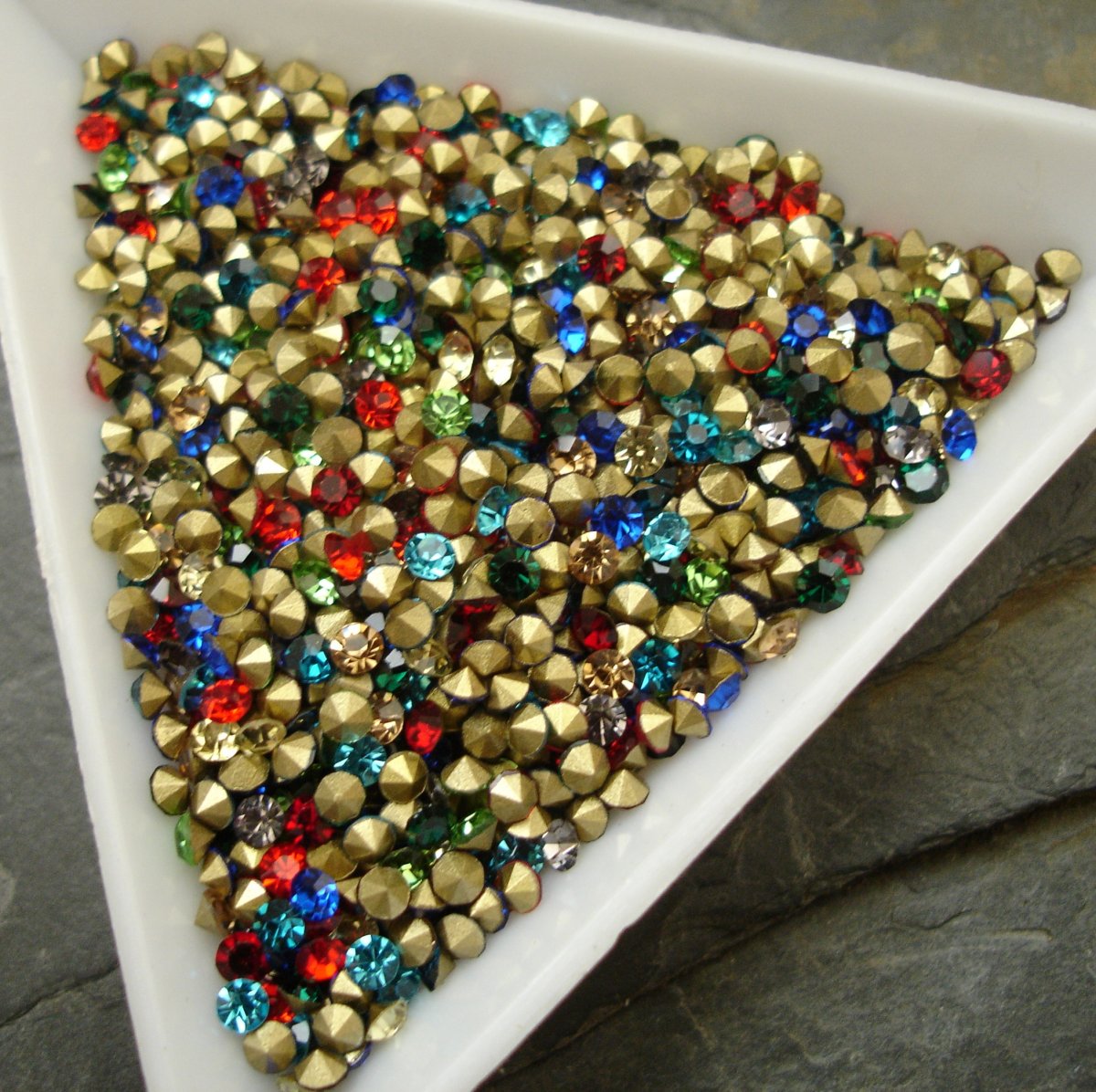 Skleněné šatony cca 2,4-2,5mm - mix barev I. - 100 ks