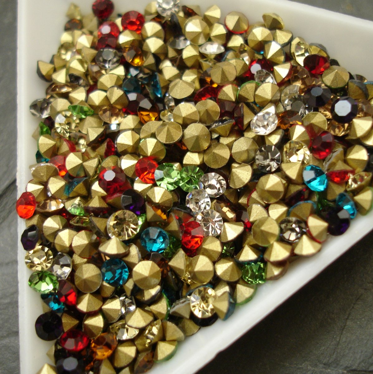 Skleněné šatony cca 3,2-3,3mm - mix barev I. - 100 ks