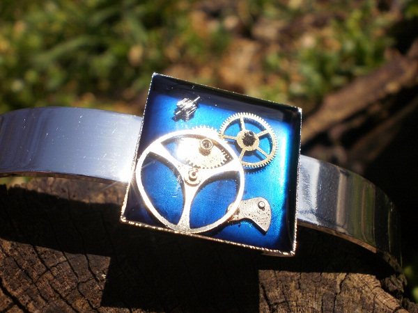 Steampunkový modrý náramek
