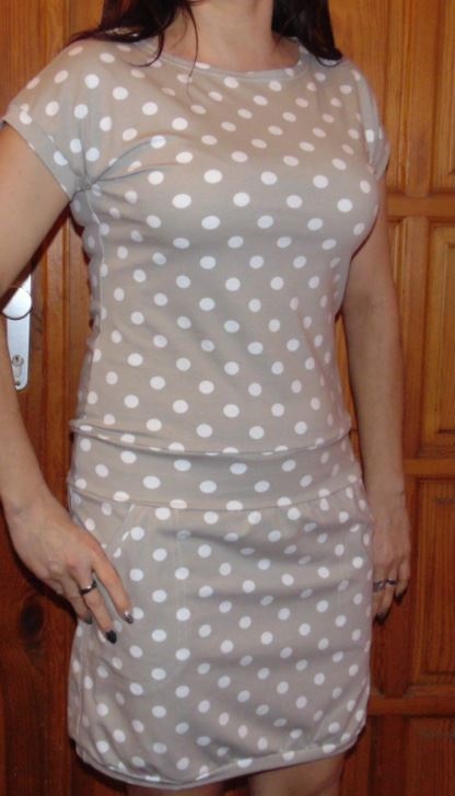 Šaty puntík na šedobéžové XS - XXXL