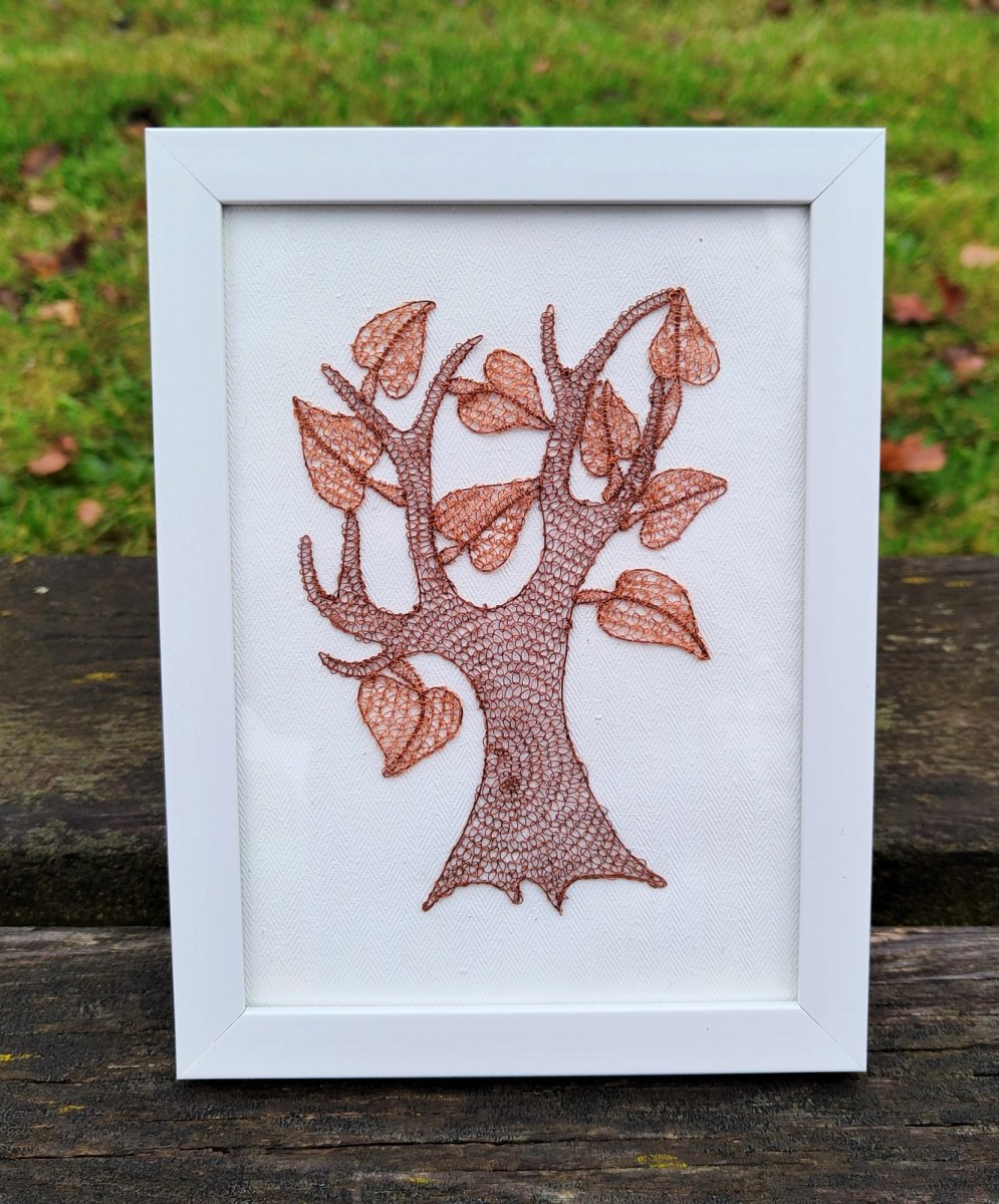 Kouzelný strom - šitá drátěná krajka