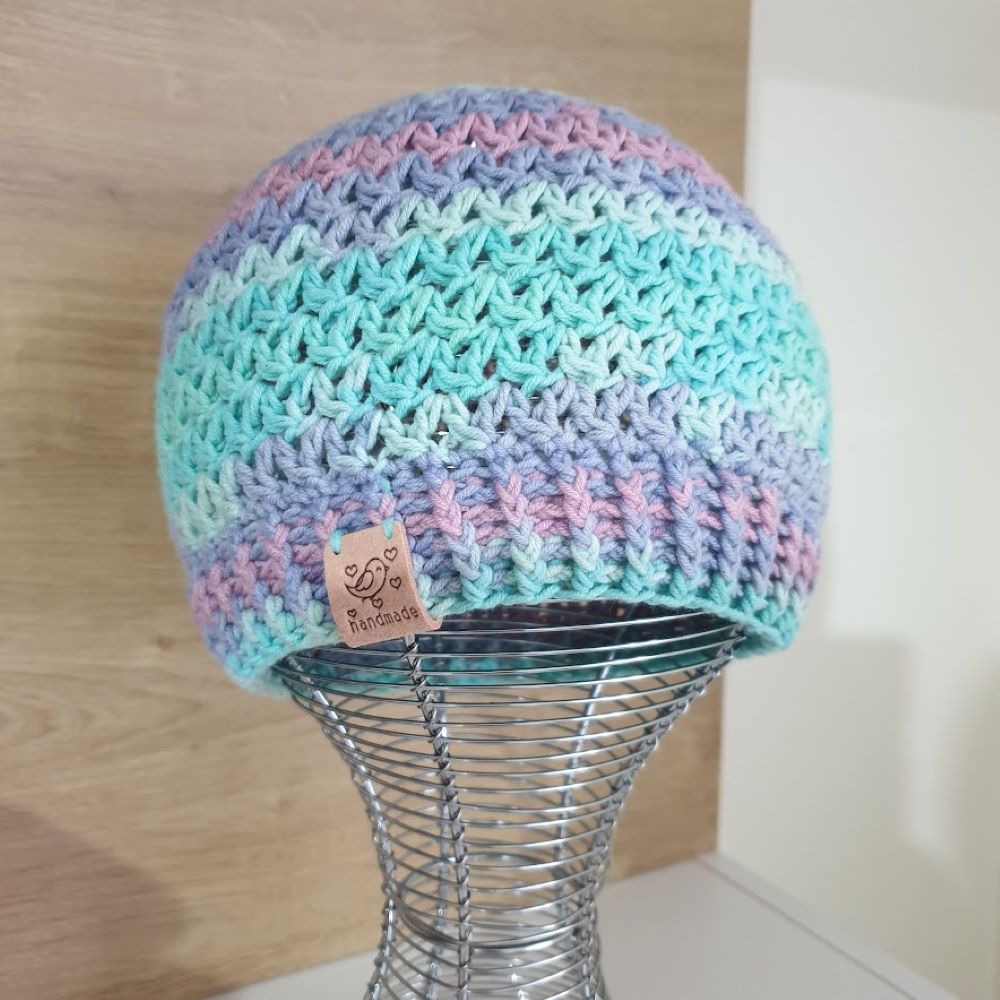 Ručně háčkovaná čepice 