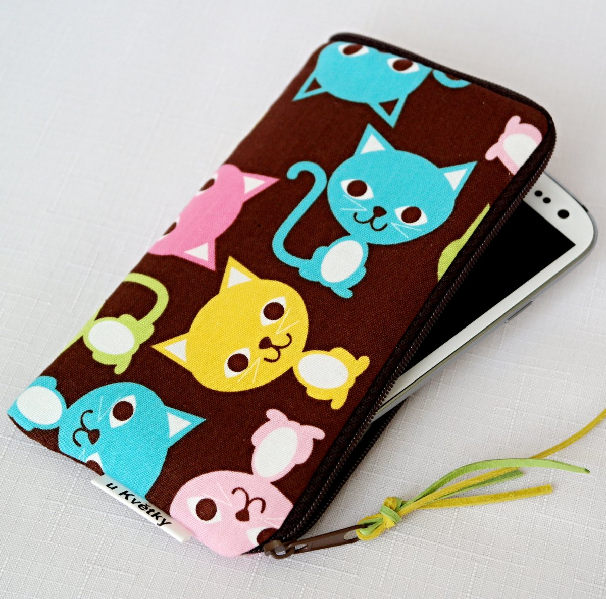 BAREVNÁ KOŤATA - obal na mobil