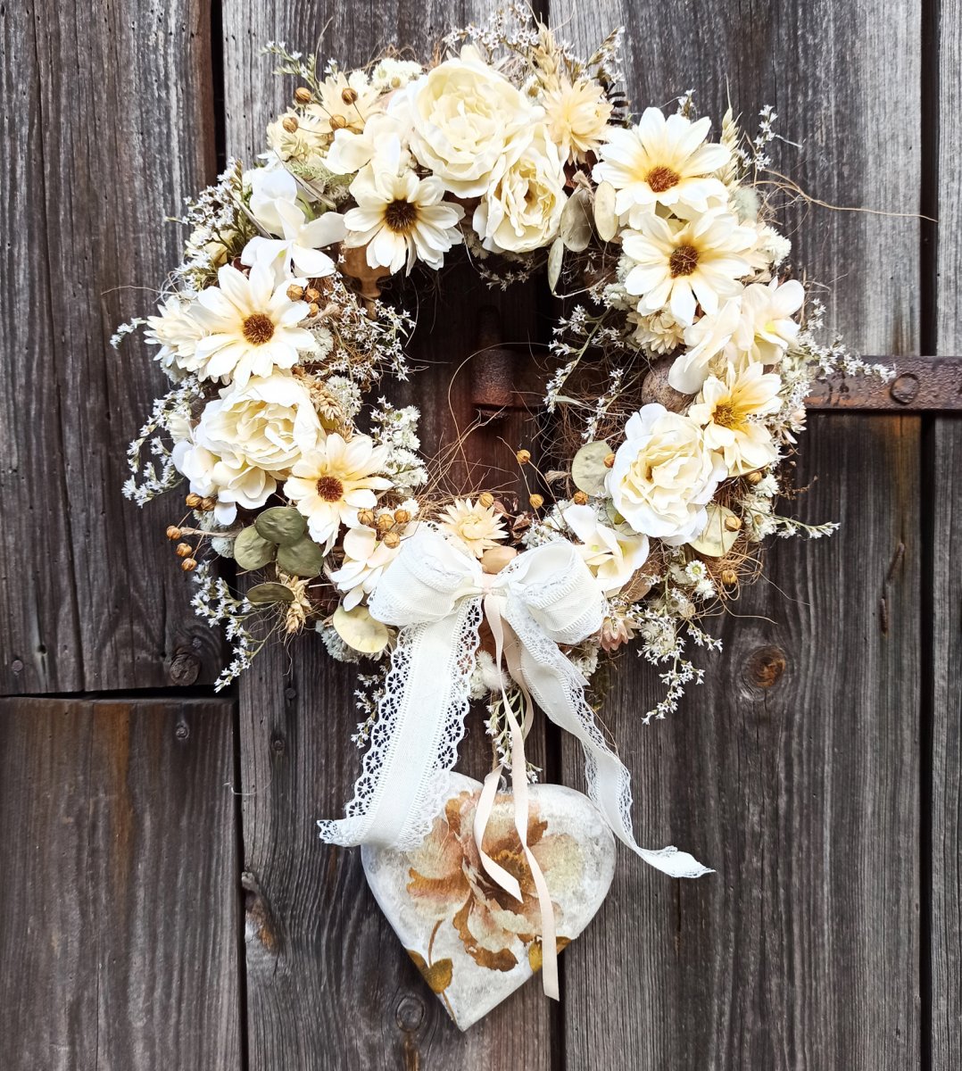 Věneček béžový se srdíčkem