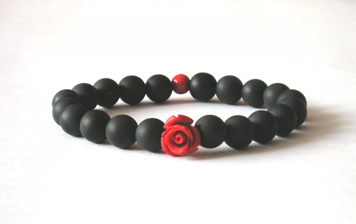 Náramek z onyxu a rumělky..ochrana, životní síla