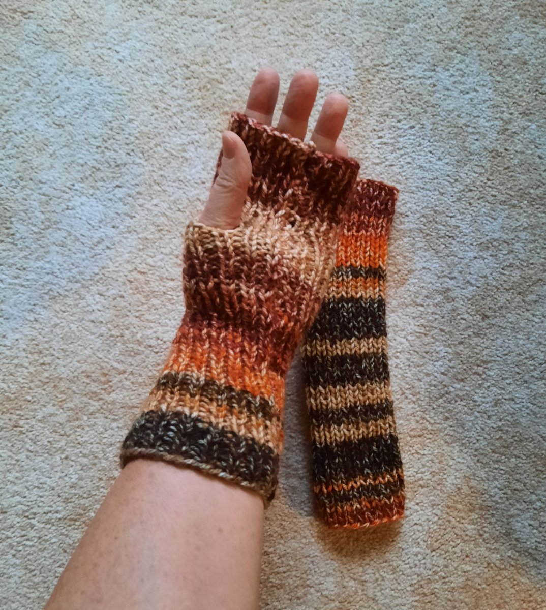 pletené rukavice bezprsťáky hnědé