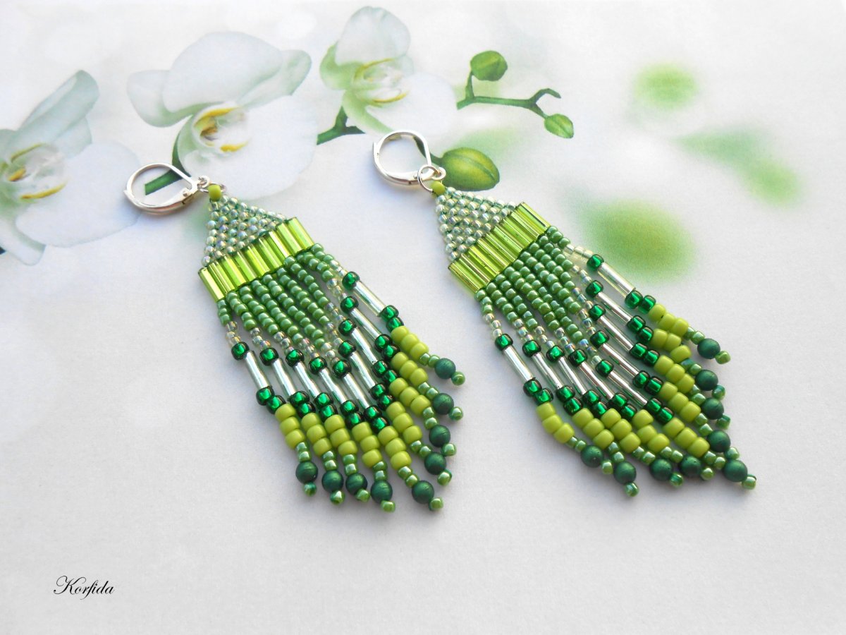 Náušnice šité indiánské zelené