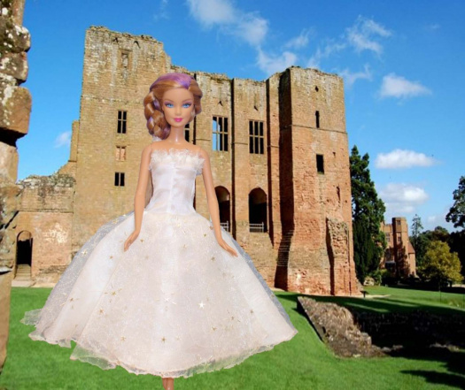 svatební ze zlatým zdobením pro Barbie a závojem