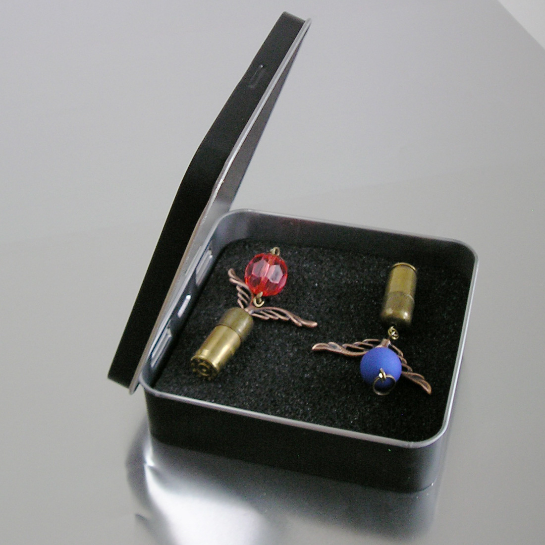 plechová krabička 9x9 cm, černá