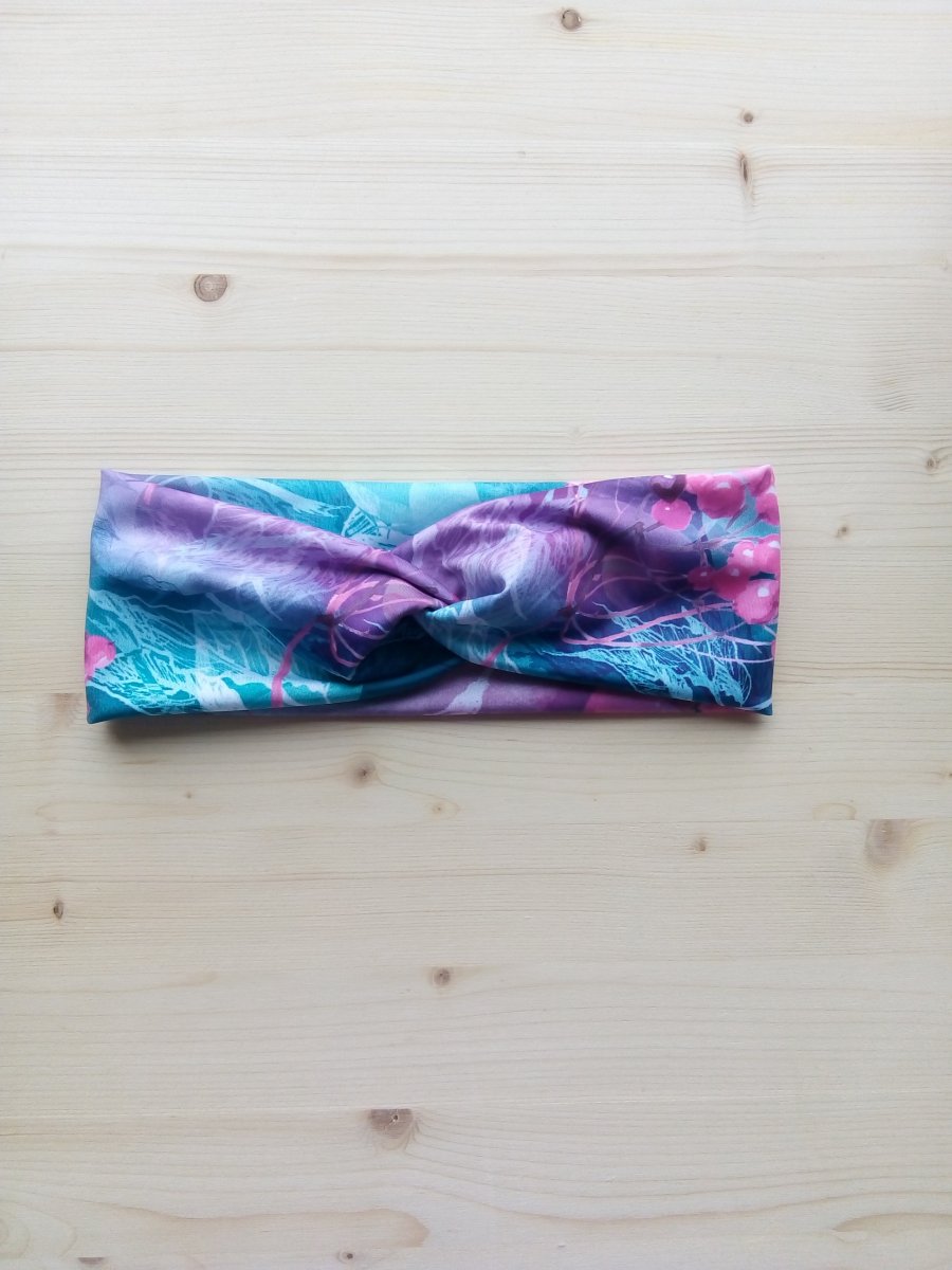 Čelenka překřížená Bobule