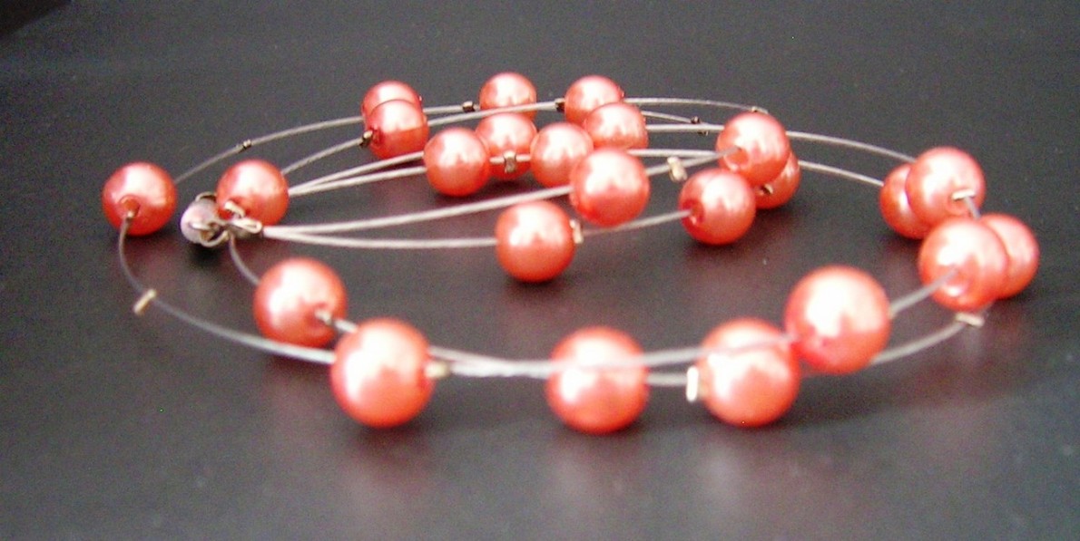 Broskvový náhrdelník