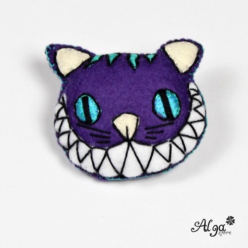 Brož Kočka Šklíba fialová