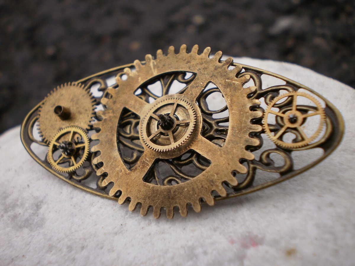 Steampunková brož